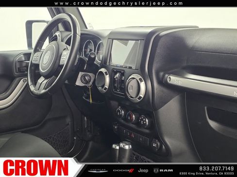 Used 2016 Jeep Wrangler Unlimited Sahara w/ Connectivity Group image 11