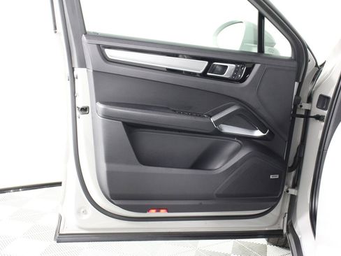 Used 2022 Porsche Cayenne Turbo AWD/4WD image 20