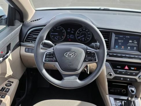 Used 2017 Hyundai Elantra SE FWD image 12