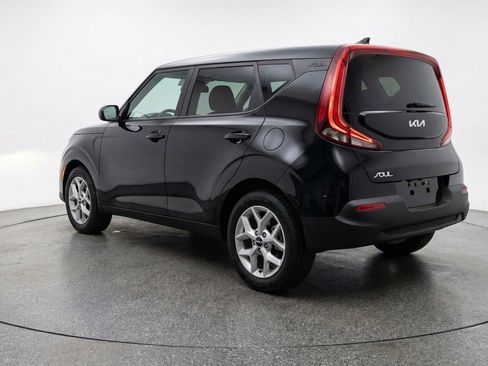 Used 2025 Kia Soul LX w/ LX Technology Package FWD image 6