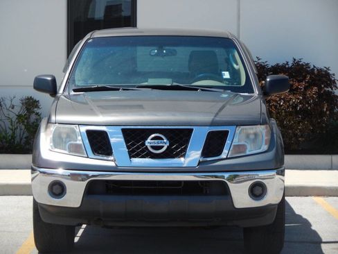 Used 2009 Nissan Frontier SE w/ SE Value Truck Pkg AWD/4WD image 8