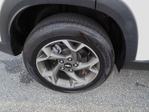 Certified 2024 Chevrolet Trax LT FWD image 36