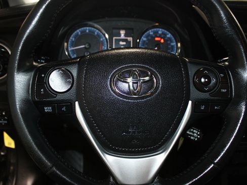 Used 2019 Toyota Corolla SE FWD image 18