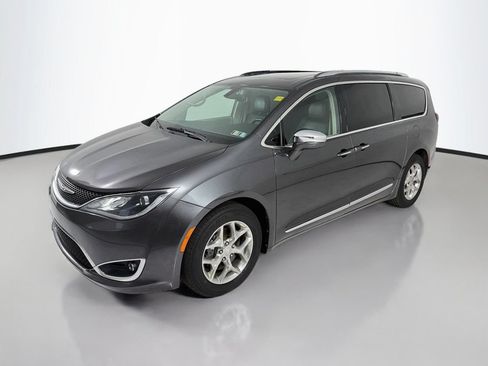 Used 2019 Chrysler Pacifica Limited FWD image 3