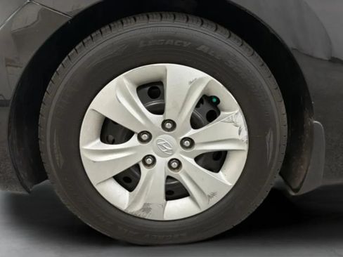 Used 2016 Hyundai Elantra SE FWD image 23