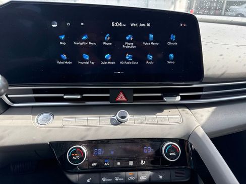 Used 2025 Hyundai Elantra SEL FWD image 5