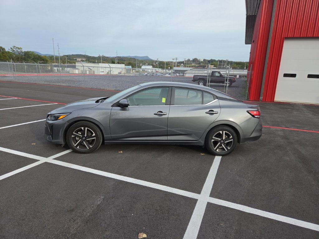 Used 2024 Nissan Sentra SV FWD image 5