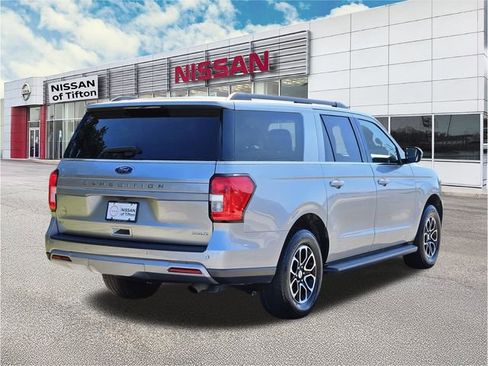Used 2024 Ford Expedition Max XLT image 4