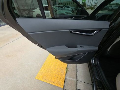 Used 2023 Kia Niro EX Touring FWD image 22