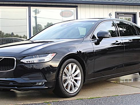Used 2018 Volvo S90 T6 Momentum w/ Convenience Package AWD/4WD image 1