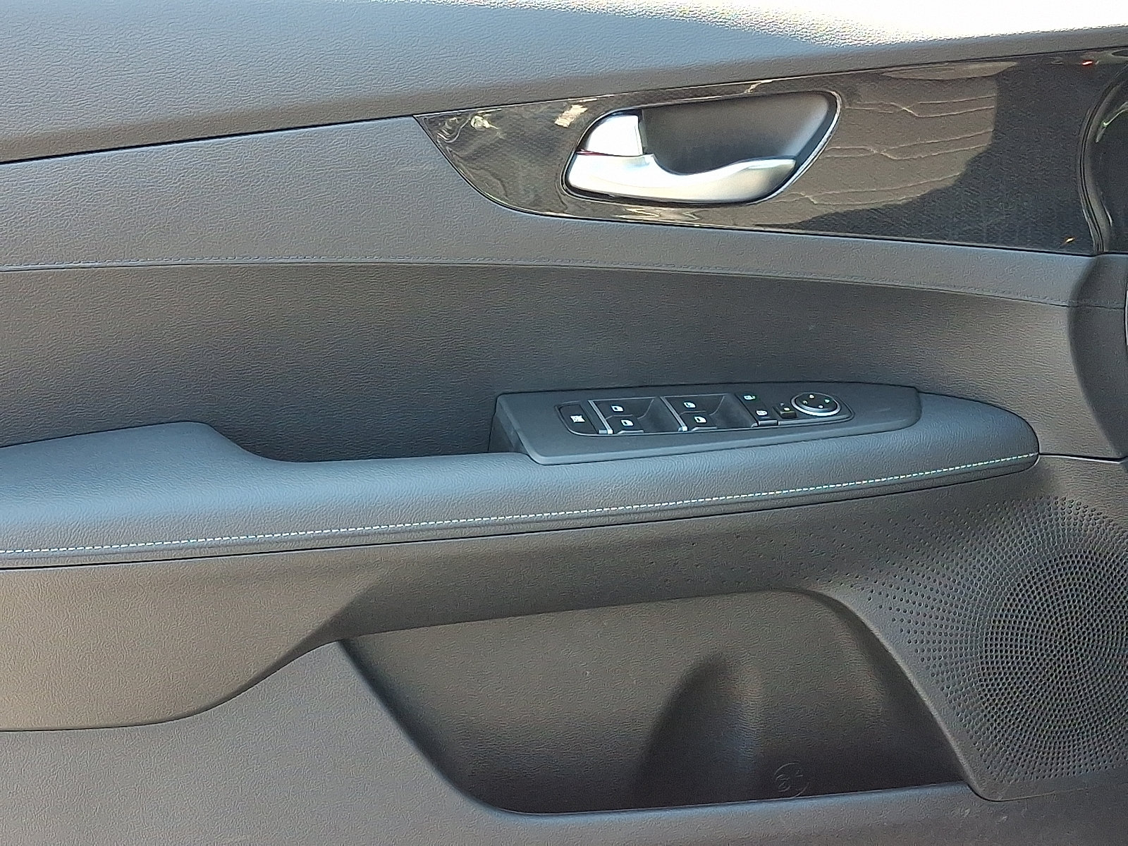 Used 2023 Kia Forte GT-Line w/ GT-Line Technology Package FWD image 14