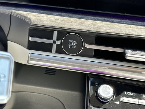 Used 2025 Hyundai Santa Fe Calligraphy image 29