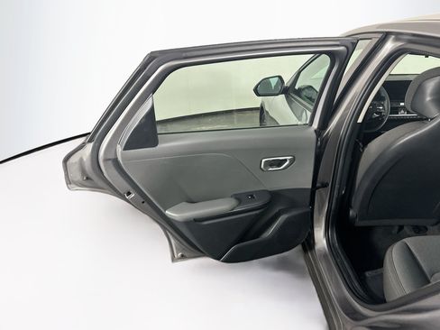 Used 2025 Kia K4 FWD image 25