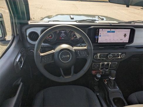 Used 2024 Jeep Wrangler Willys image 33