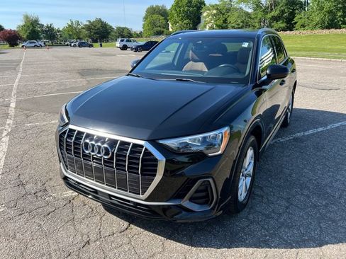 Used 2021 Audi Q3 2.0T Premium w/ Convenience Package AWD/4WD image 4