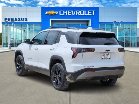 New 2027 Chevrolet Equinox LT w/ Midnight Edition FWD image 4
