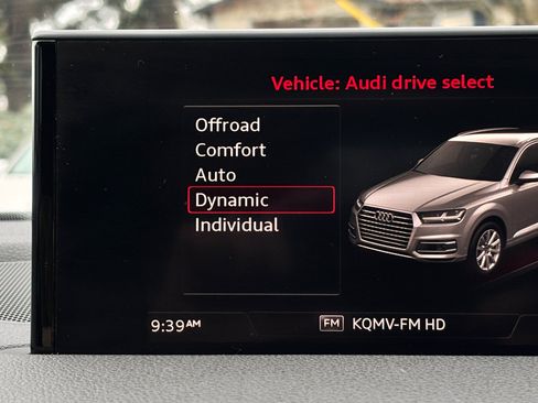 Used 2017 Audi Q7 3.0T Premium image 5