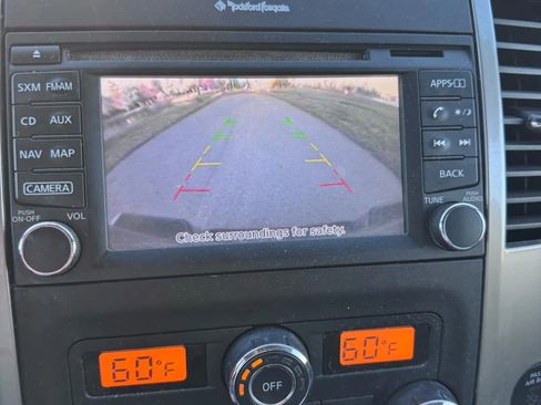 Used 2014 Nissan Frontier SL image 15