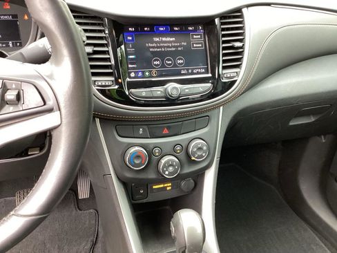 Used 2022 Chevrolet Trax LT w/ Redline Edition AWD/4WD image 8