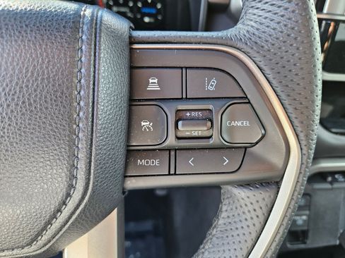 Used 2025 Toyota Sequoia SR5 AWD/4WD image 21