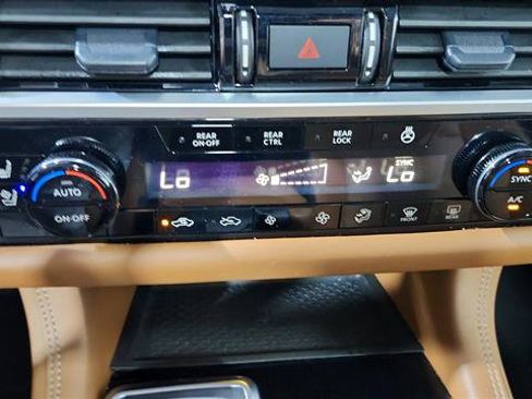 Certified 2025 Nissan Pathfinder Platinum FWD image 19