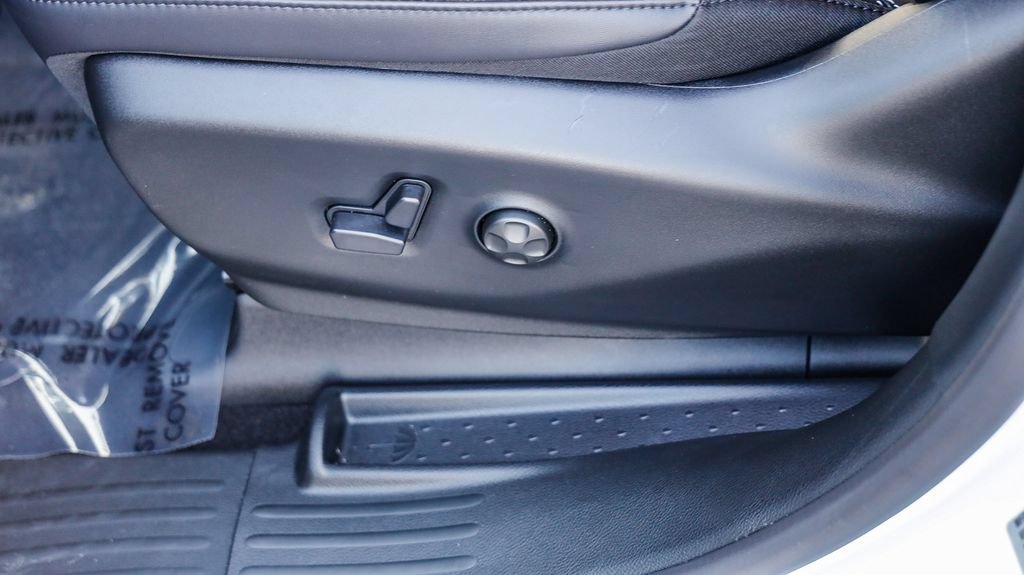 New 2027 Chrysler Pacifica Select FWD image 26