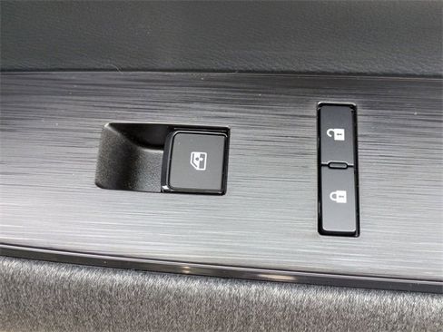 New 2026 Nissan Kicks SV w/ SV Premium Package image 32