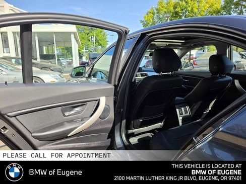 Used 2018 BMW 320i xDrive Sedan w/ Convenience Package AWD/4WD image 19