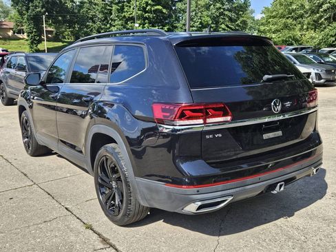 Used 2023 Volkswagen Atlas SE w/ Black Wheel Package FWD image 5