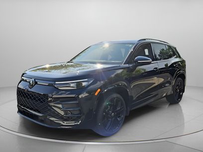 Used 2025 Volkswagen Tiguan SE R-Line