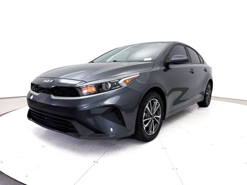 Used 2022 Kia Forte LXS FWD image 13
