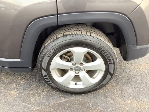 Certified 2019 Jeep Compass Latitude w/ Cold Weather Group image 8