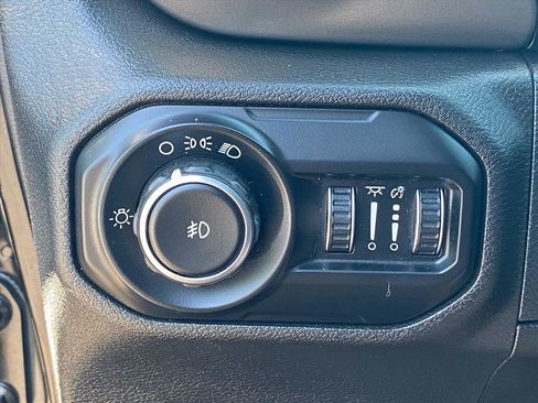 Used 2019 Jeep Wrangler Sport AWD/4WD image 10