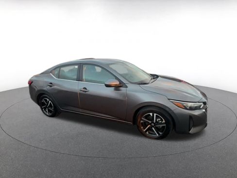 Used 2025 Nissan Sentra SV FWD image 2
