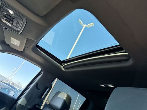 Used 2021 Chevrolet Silverado 1500 LT Trail Boss w/ Convenience Package II image 22