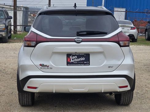 Used 2024 Nissan Kicks SV image 6