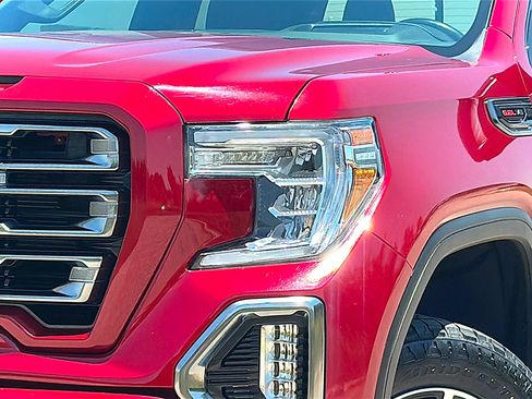 Used 2020 GMC Sierra 1500 AT4 w/ AT4 Premium Package AWD/4WD image 4