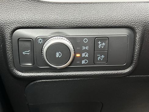Used 2021 Ford Explorer XLT w/ Equipment Group 202A AWD/4WD image 40