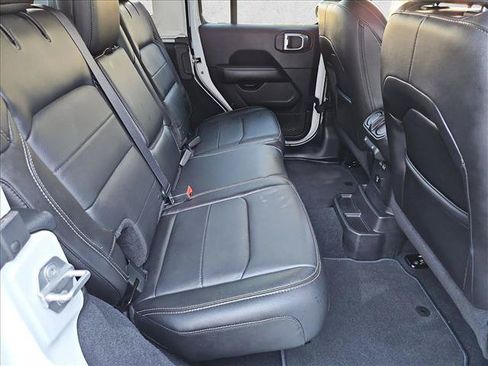 Used 2018 Jeep Wrangler Unlimited Sahara AWD/4WD image 20