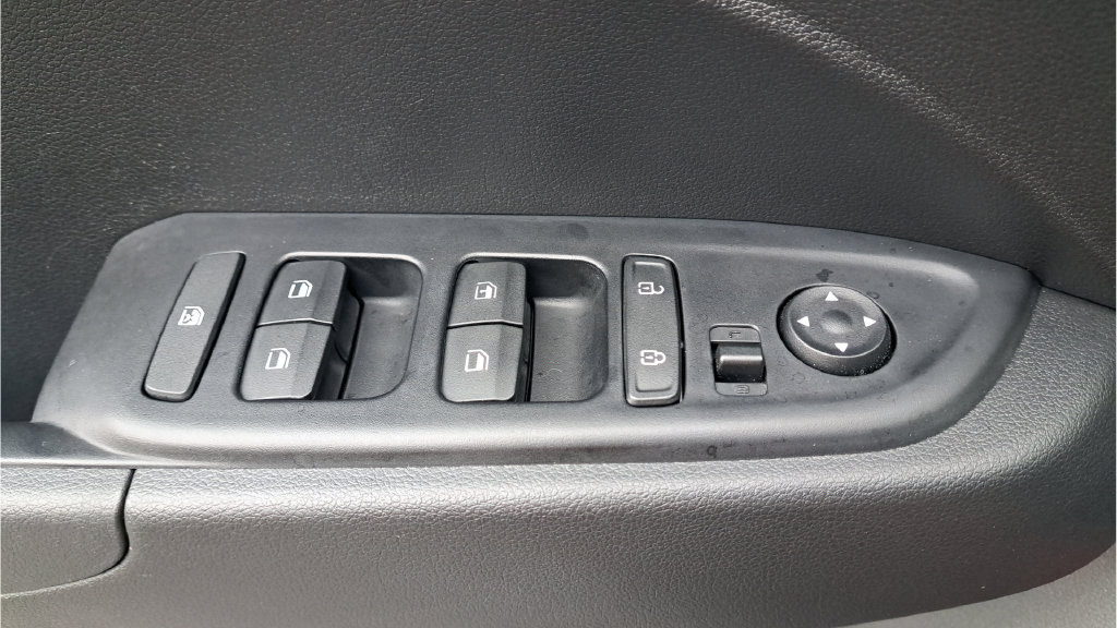 Used 2026 Hyundai Venue SE FWD image 37