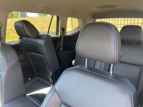 Used 2023 Volkswagen Atlas SE w/ Black Wheel Package image 13