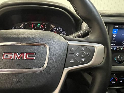 Used 2023 GMC Acadia SLT image 39