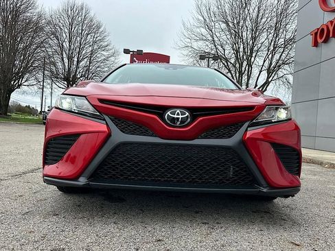 Used 2020 Toyota Camry SE image 11