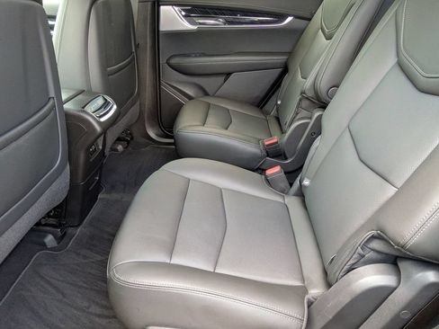 Used 2023 Cadillac XT6 Premium Luxury w/ Technology Package AWD/4WD image 28