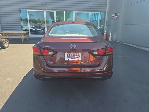 Used 2025 Nissan Altima 2.5 SV FWD image 7