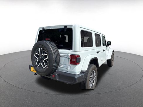 Used 2025 Jeep Wrangler Unlimited Sahara AWD/4WD image 7