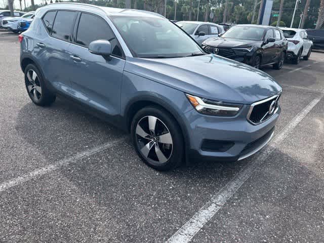 Used 2020 Volvo XC40 T5 Momentum w/ Protection Package Premier AWD/4WD image 9