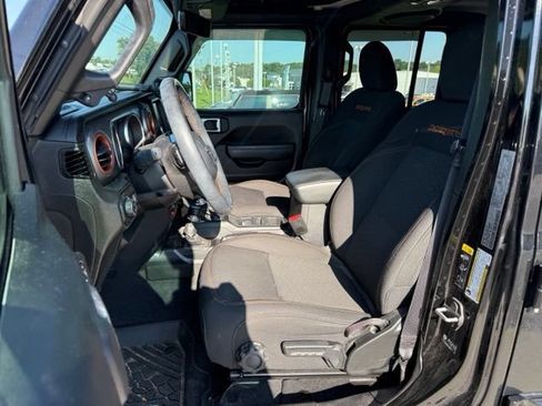 Used 2023 Jeep Gladiator Mojave w/ Cold Weather Group AWD/4WD image 15
