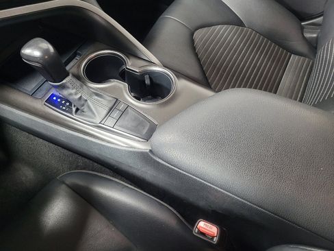 Used 2022 Toyota Camry SE image 26