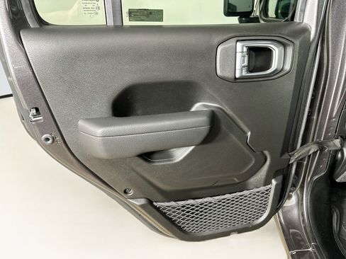 Used 2024 Jeep Wrangler Unlimited w/ Convenience Group AWD/4WD image 25